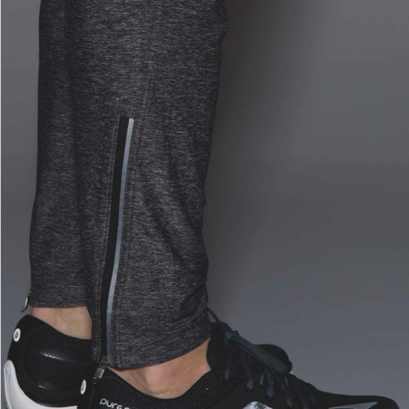 Lululemon Surge joggers Heathered Black (First Release) men’s size medium - Picture 10 of 11